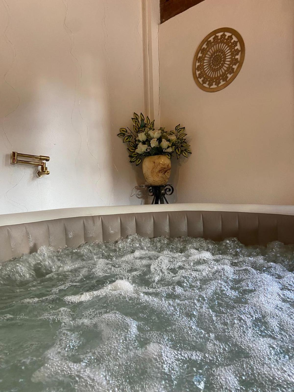 Cabana Com Jacuzzi Em Guararema Kültér fotó
