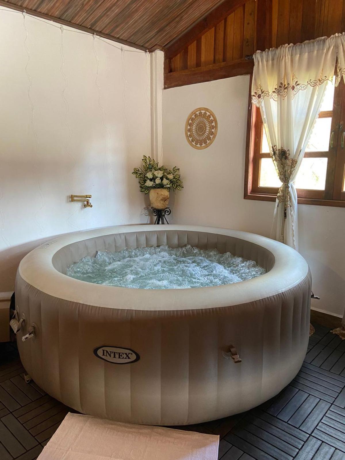 Cabana Com Jacuzzi Em Guararema Kültér fotó