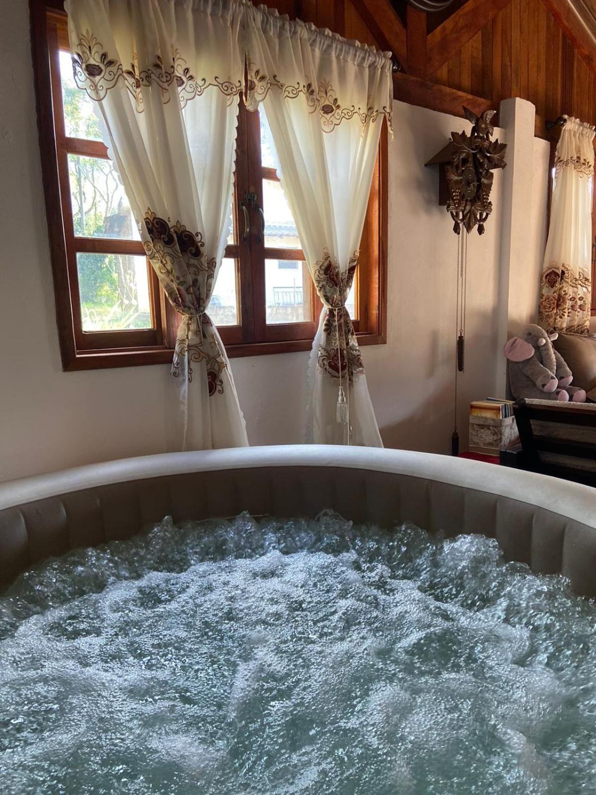 Cabana Com Jacuzzi Em Guararema Kültér fotó
